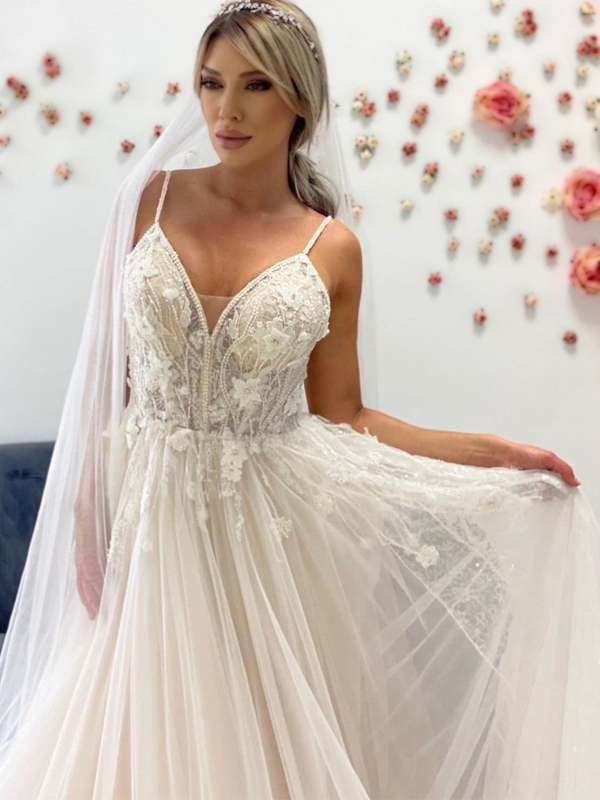 Spaghetti Strap V-neck Lace Applique Tulle Beach Wedding Dress, WD3030