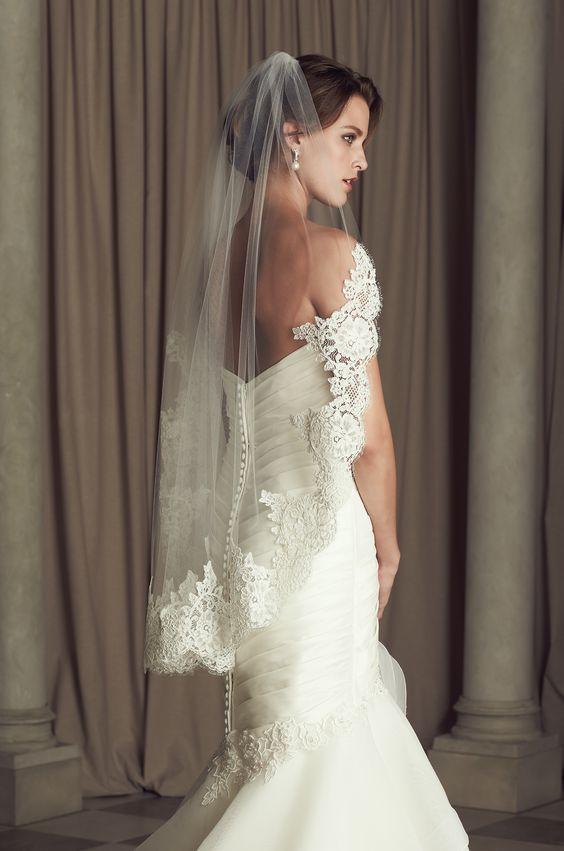 Attractive Tulle  Short Wedding Veil With Lace Appliques , WV0118 - SposaBridal